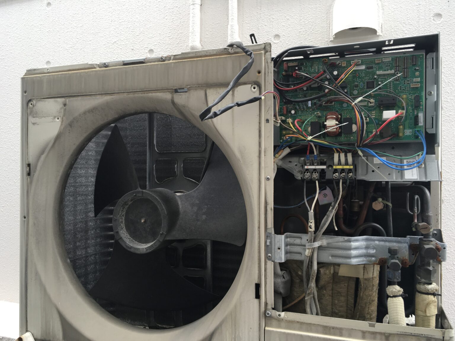 三菱製業務用エアコンエラーコードU8 ACS