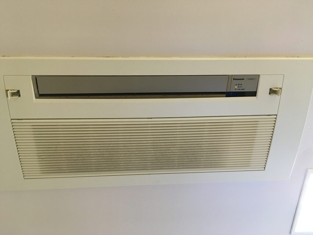 家庭用天井埋め込みエアコンクリーニング 沖縄